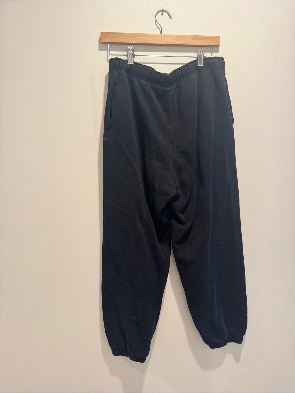 Aritzia TNA Women's Black Cozy Fleece sweatpants